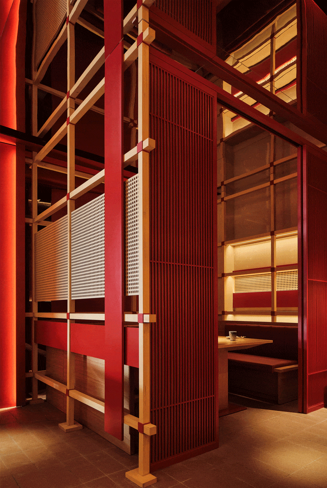 BIM建筑|街角的红色酒场：鸟焱·烧物 / TRIOSTUDIO三厘社