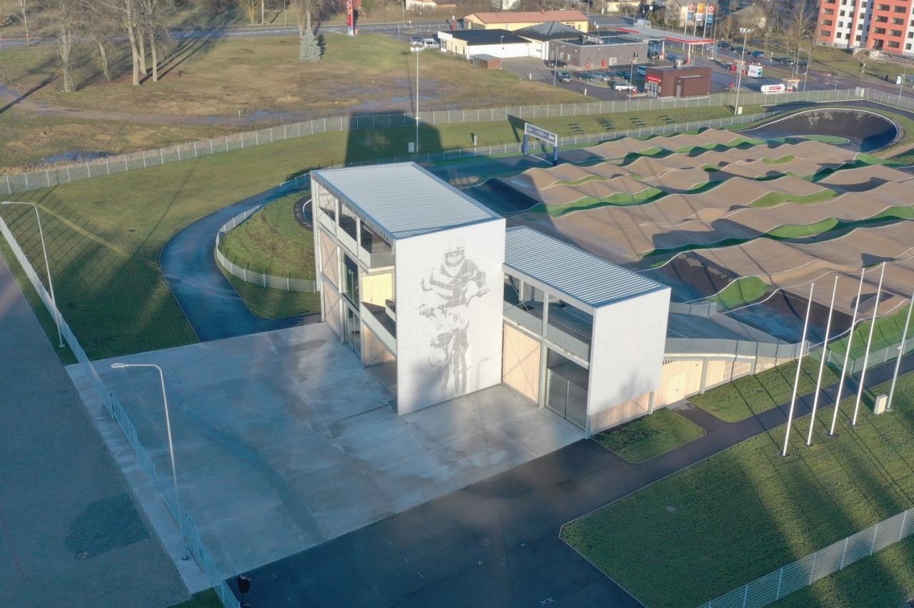 BIM建筑|奥运冠军 Maris Strombergs 的 BMX 赛道 / Balta Istaba