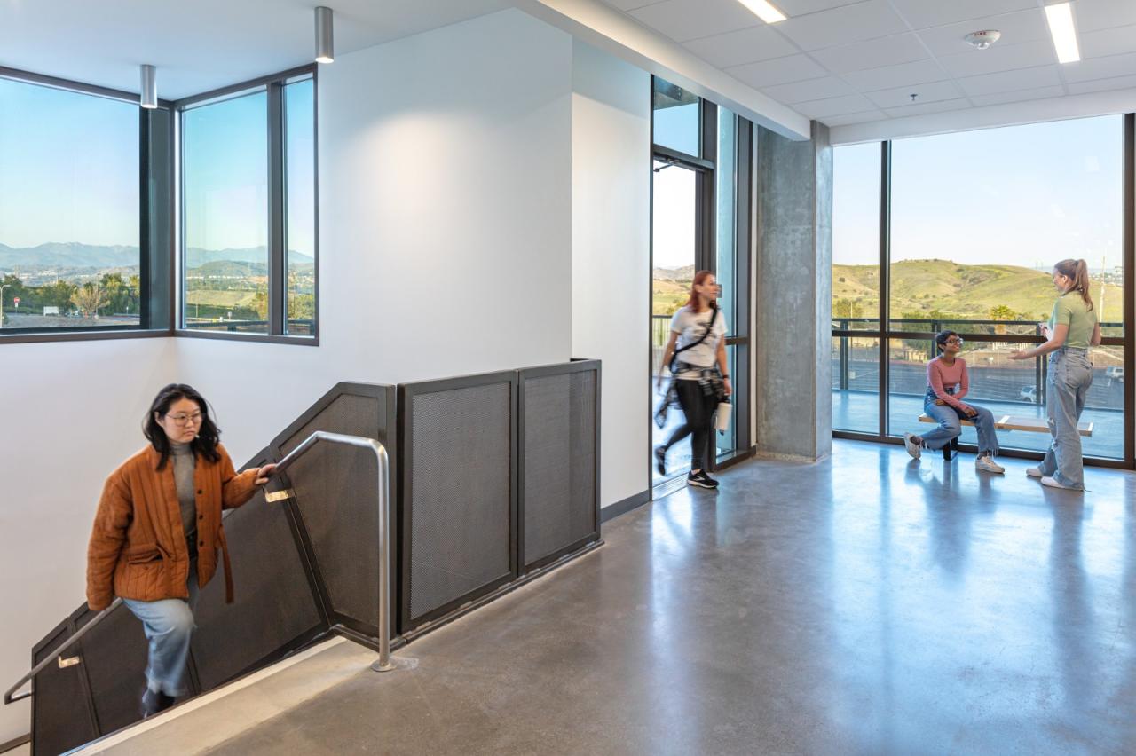 BIM建筑|马鞍学院先进技术与应用科学教学楼 / HED