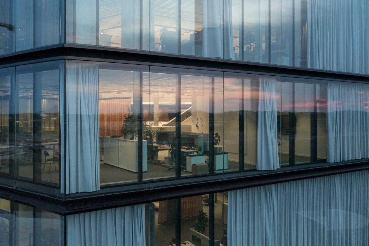 BIM建筑|随太阳路径开合窗帘，baramundi 总部 / 海茵建筑