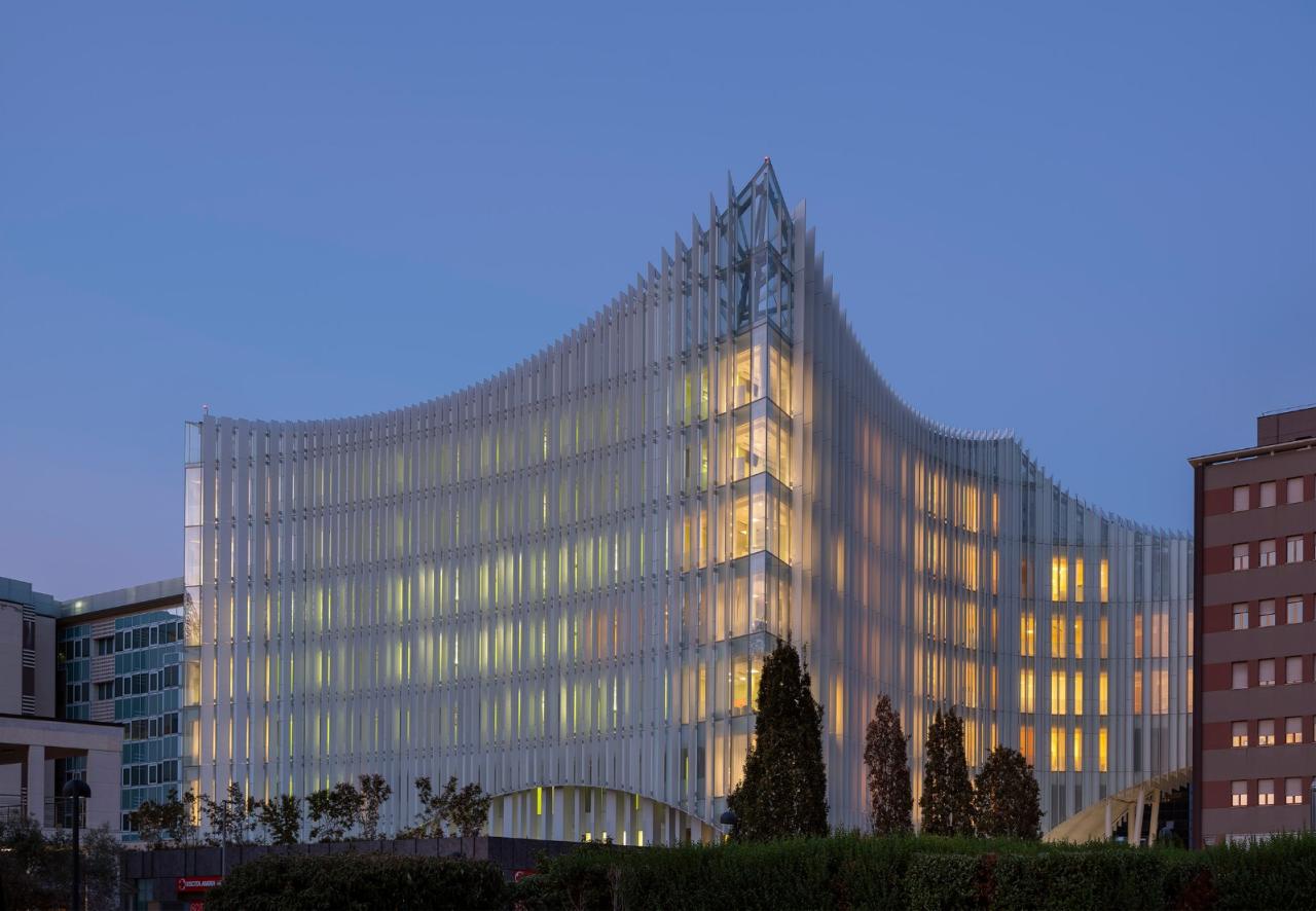BIM建筑|会吸霾的医院：米兰圣拉斐尔医院新外科和急救中心 / MCA建筑事务所
