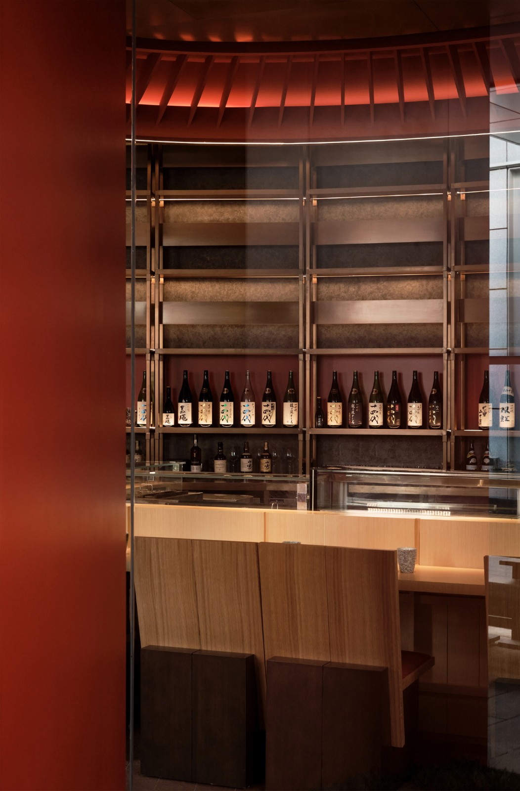 BIM建筑|街角的红色酒场：鸟焱·烧物 / TRIOSTUDIO三厘社