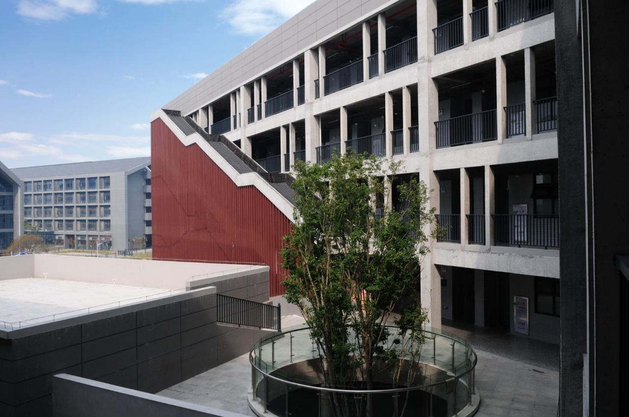 BIM建筑|行山乐水书自华：长江艺术工程职业学院3#教学实训楼 / 湖北建艺风工程设计有限公司