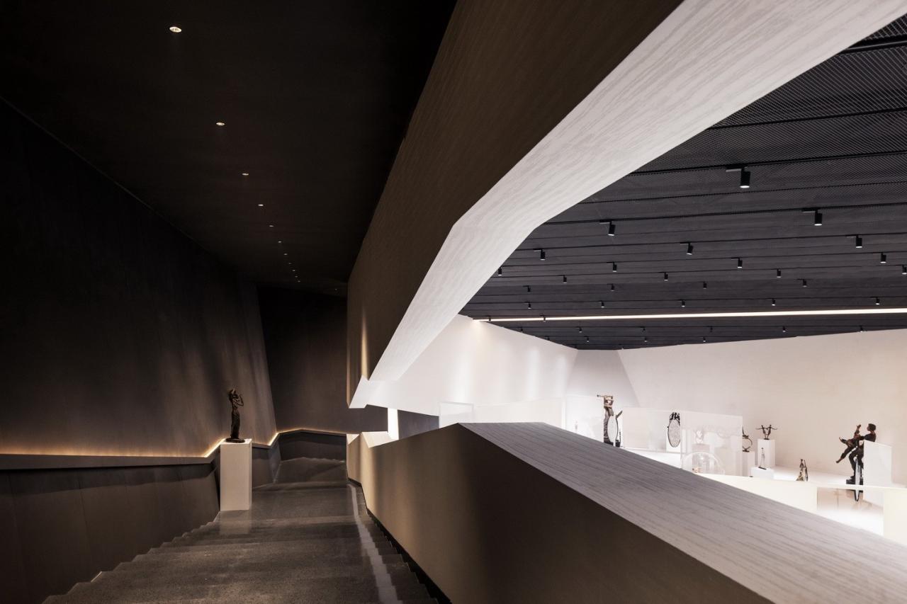 BIM建筑|红色石阵，云南东风韵艺术中心 / 孟凡浩