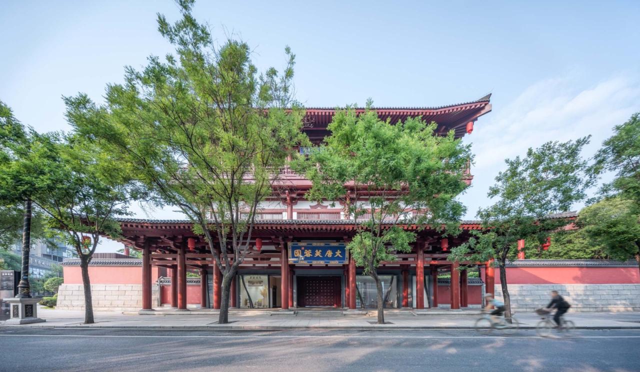 BIM建筑|曲江旅游观光轻轨站点改造提升 / 上海秉仁建筑师事务所