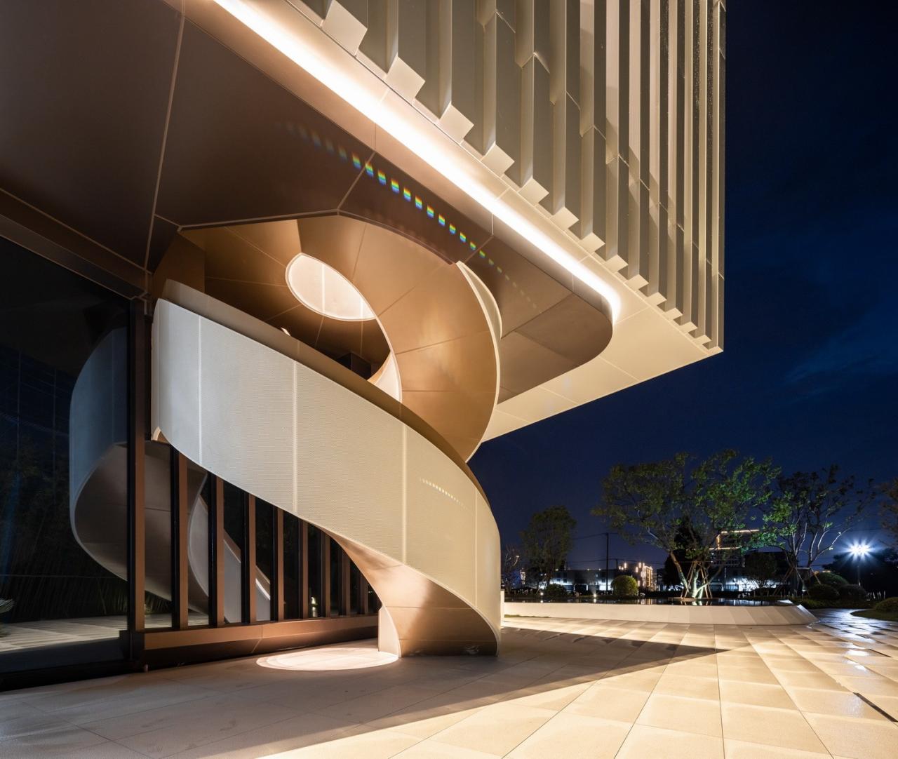 BIM建筑|长三角科大亨芯研究院：在长三角“原点”打造江南水乡式特色产业园 / 三益建筑