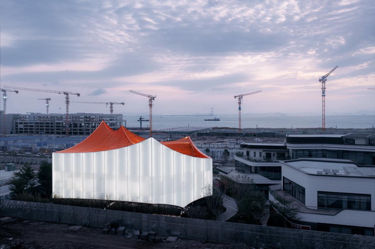 BIM建筑|飞翔的红山 / Wutopia Lab