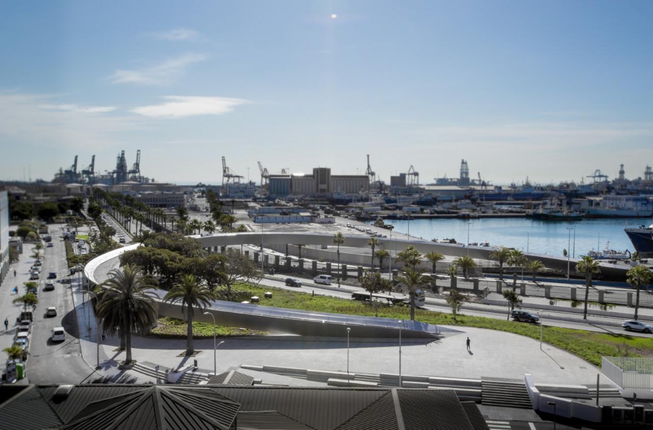 BIM建筑|飘起的人行桥，Onda Atlántica 桥 / Onda Arquitectura