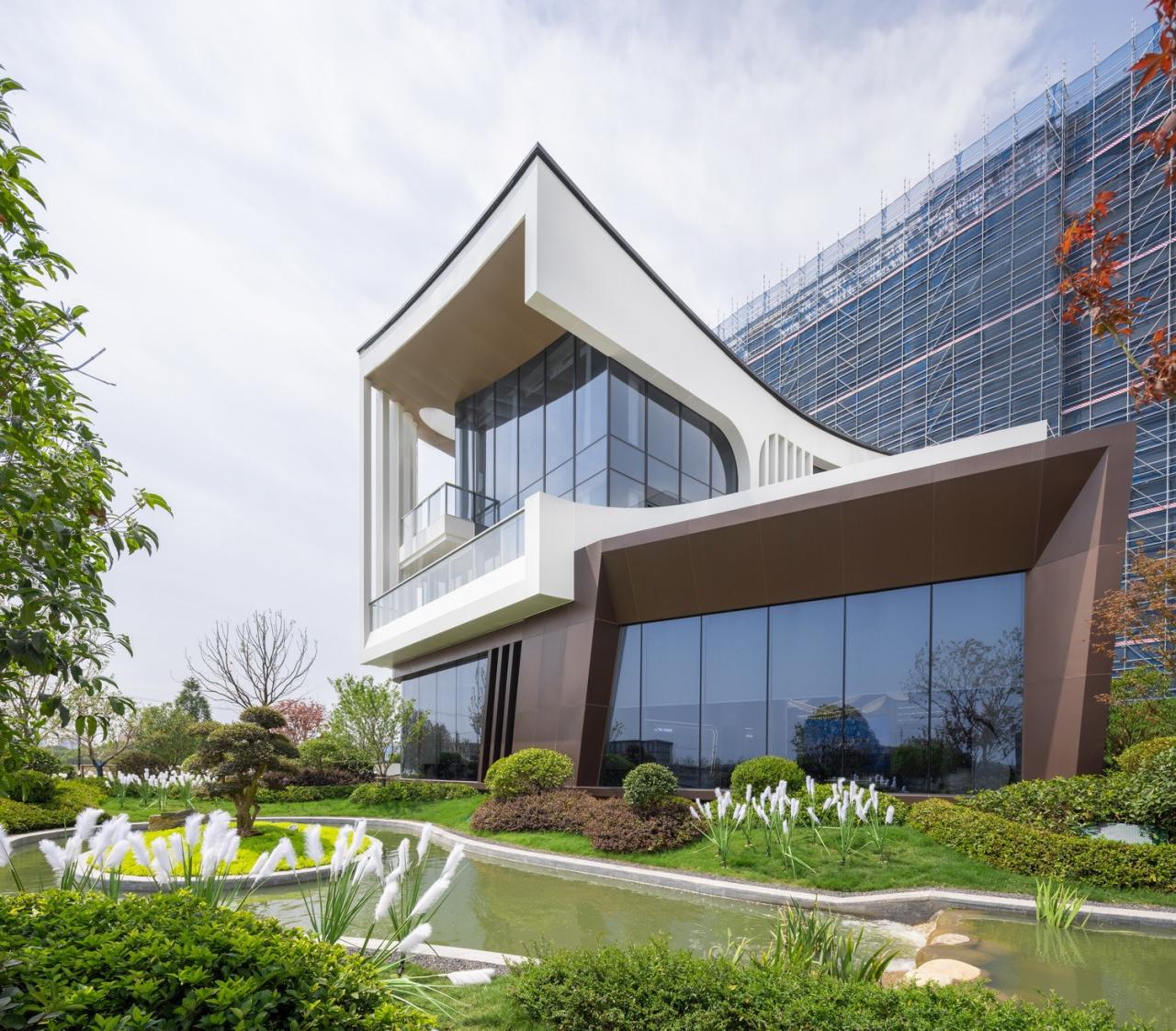 BIM建筑|长三角科大亨芯研究院：在长三角“原点”打造江南水乡式特色产业园 / 三益建筑