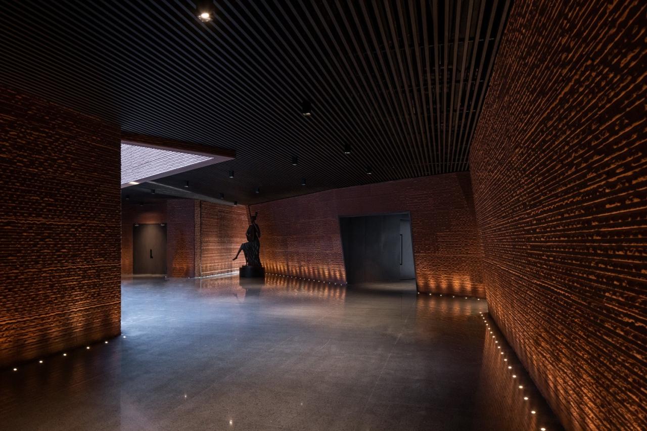 BIM建筑|红色石阵，云南东风韵艺术中心 / 孟凡浩