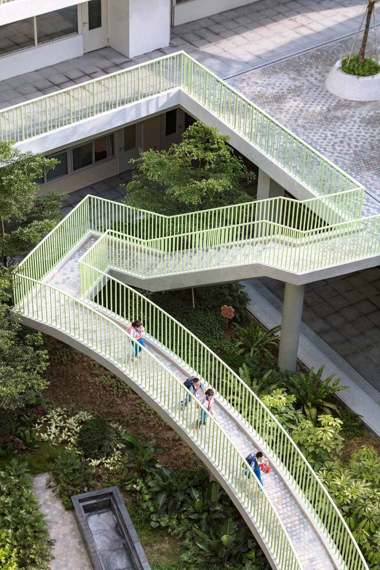 BIM建筑|深圳福田新沙小学 / 一十一建筑