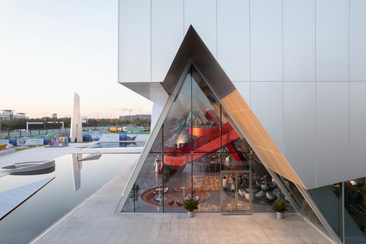 BIM建筑|西安泾河新城崇文郎樾展示中心 / aoe事建组