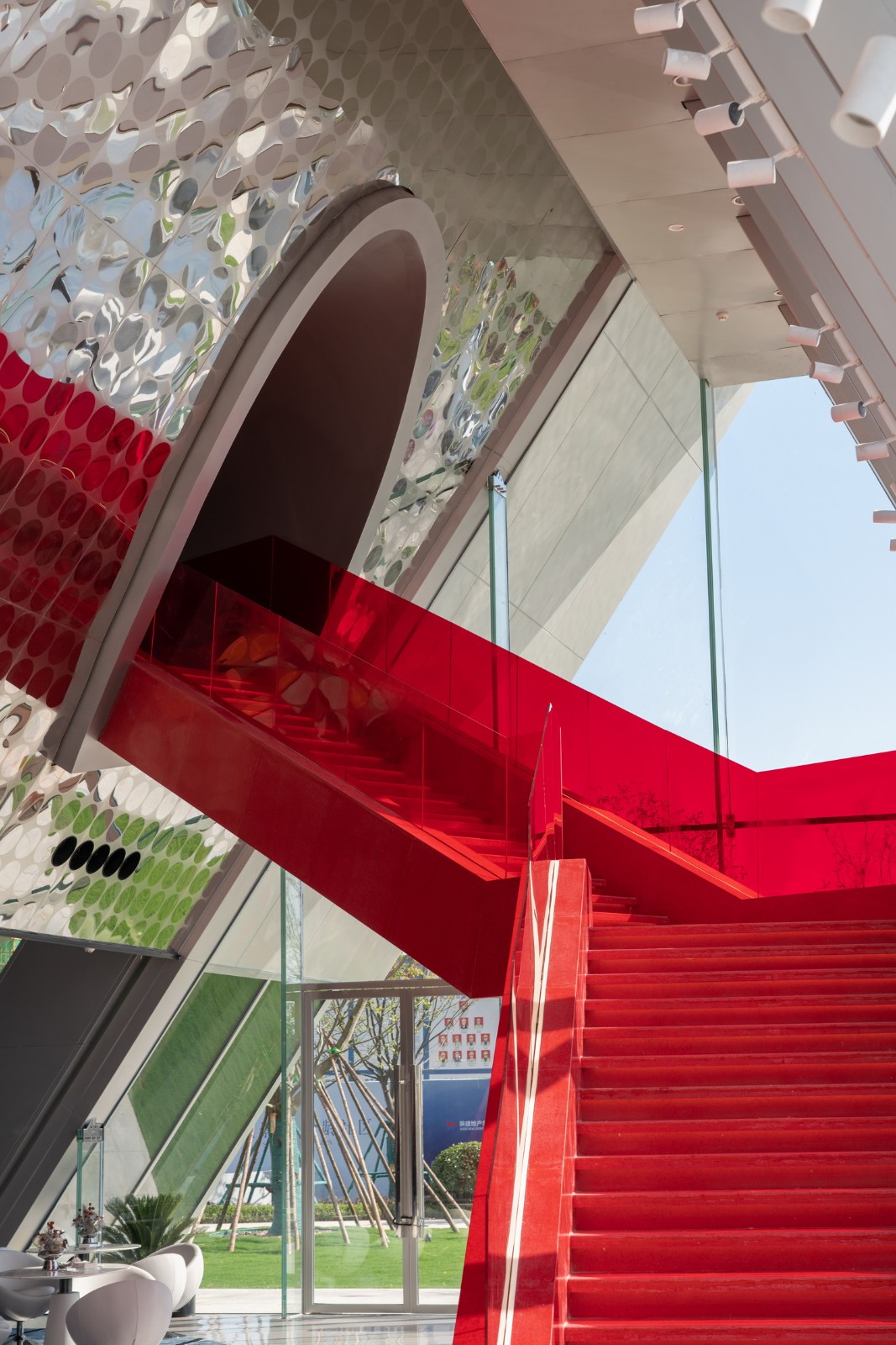 BIM建筑|西安泾河新城崇文郎樾展示中心 / aoe事建组