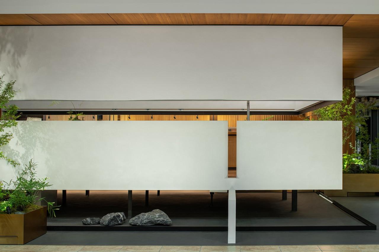 BIM建筑|一种材料与当代建构的情绪平衡：本木展厅 / 蜂鸟设计