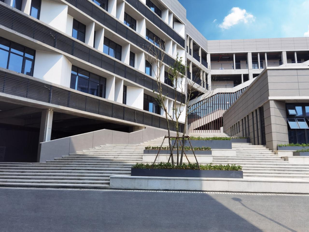 BIM建筑|行山乐水书自华：长江艺术工程职业学院3#教学实训楼 / 湖北建艺风工程设计有限公司