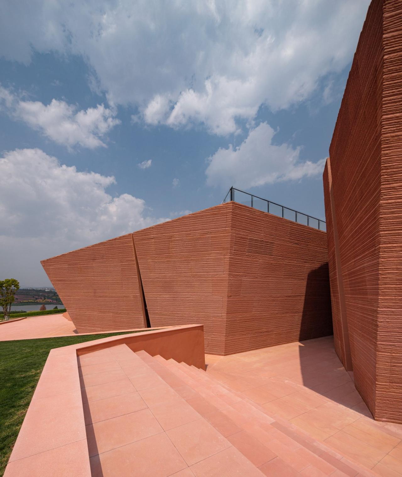 BIM建筑|红色石阵，云南东风韵艺术中心 / 孟凡浩