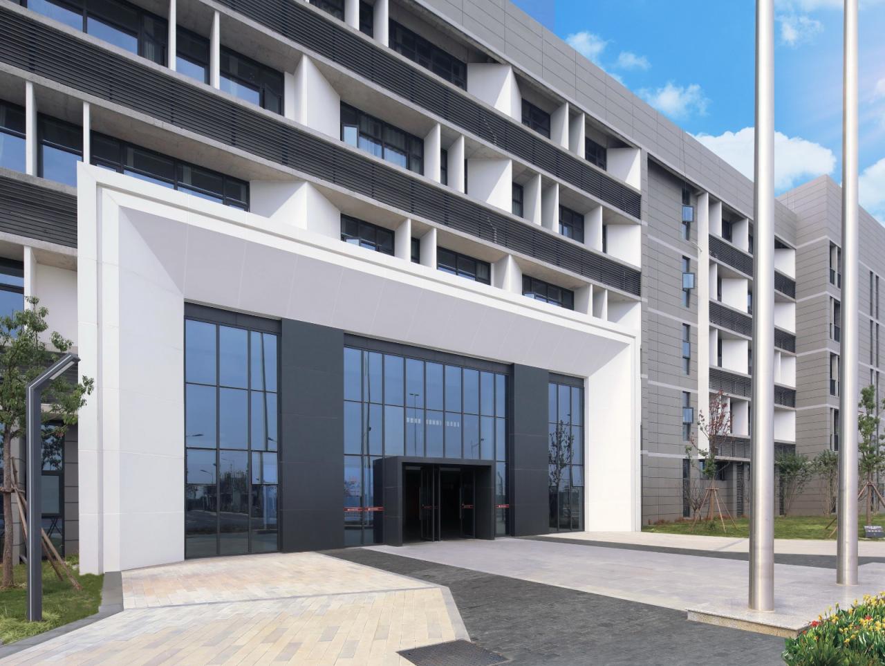 BIM建筑|行山乐水书自华：长江艺术工程职业学院3#教学实训楼 / 湖北建艺风工程设计有限公司