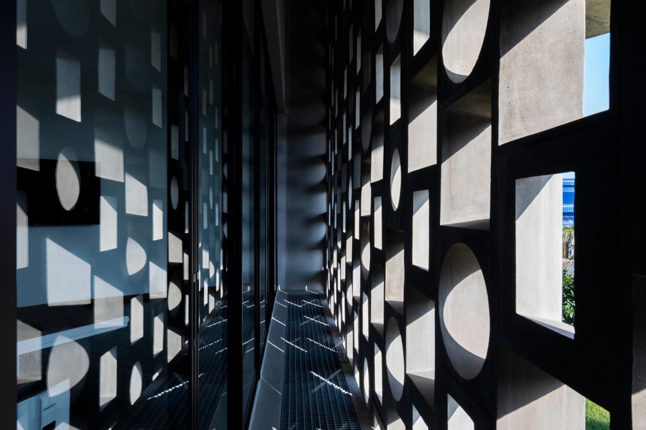 BIM建筑|‘帽子’屋，万花筒办公室与住宅 / Inrestudio，Kosuke Nishijima