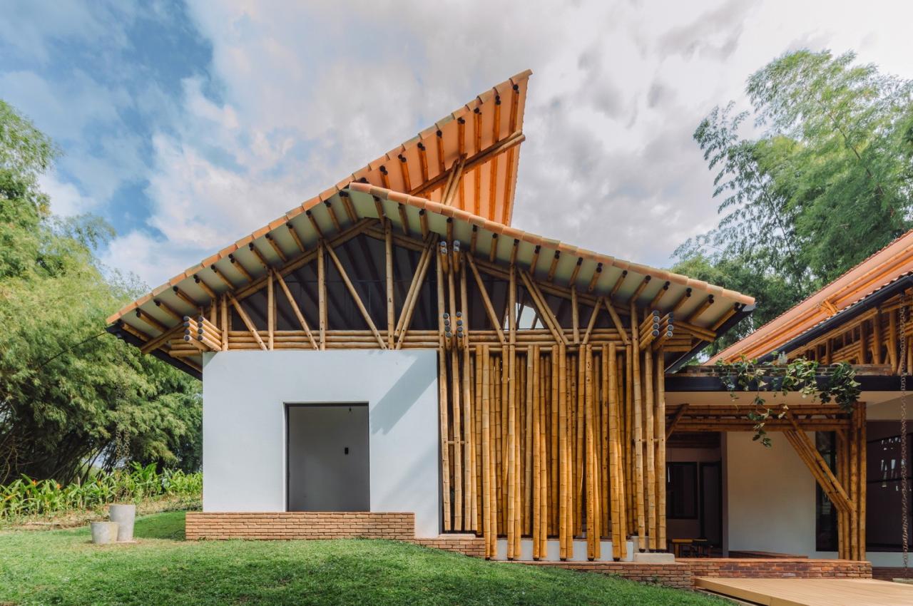 BIM建筑|竹林‘环绕’，Milguaduas 住宅 / ritmo arquitectos