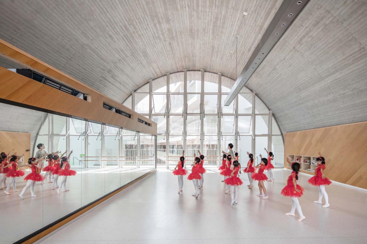 BIM建筑|深圳福田新沙小学 / 一十一建筑