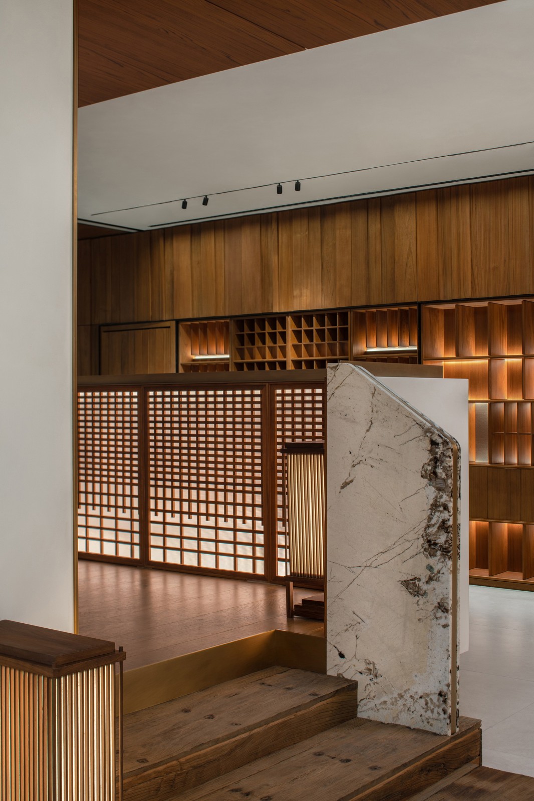 BIM建筑|一种材料与当代建构的情绪平衡：本木展厅 / 蜂鸟设计