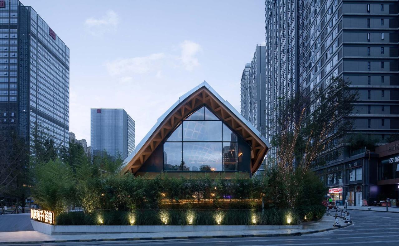 BIM建筑|交子大道木屋顶餐厅 / 致野建筑