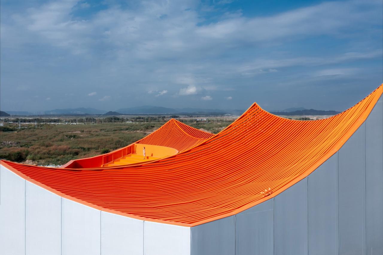 BIM建筑|飞翔的红山 / Wutopia Lab