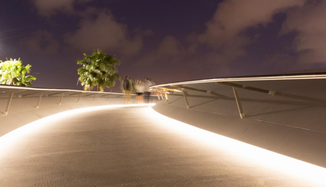 BIM建筑|飘起的人行桥，Onda Atlántica 桥 / Onda Arquitectura