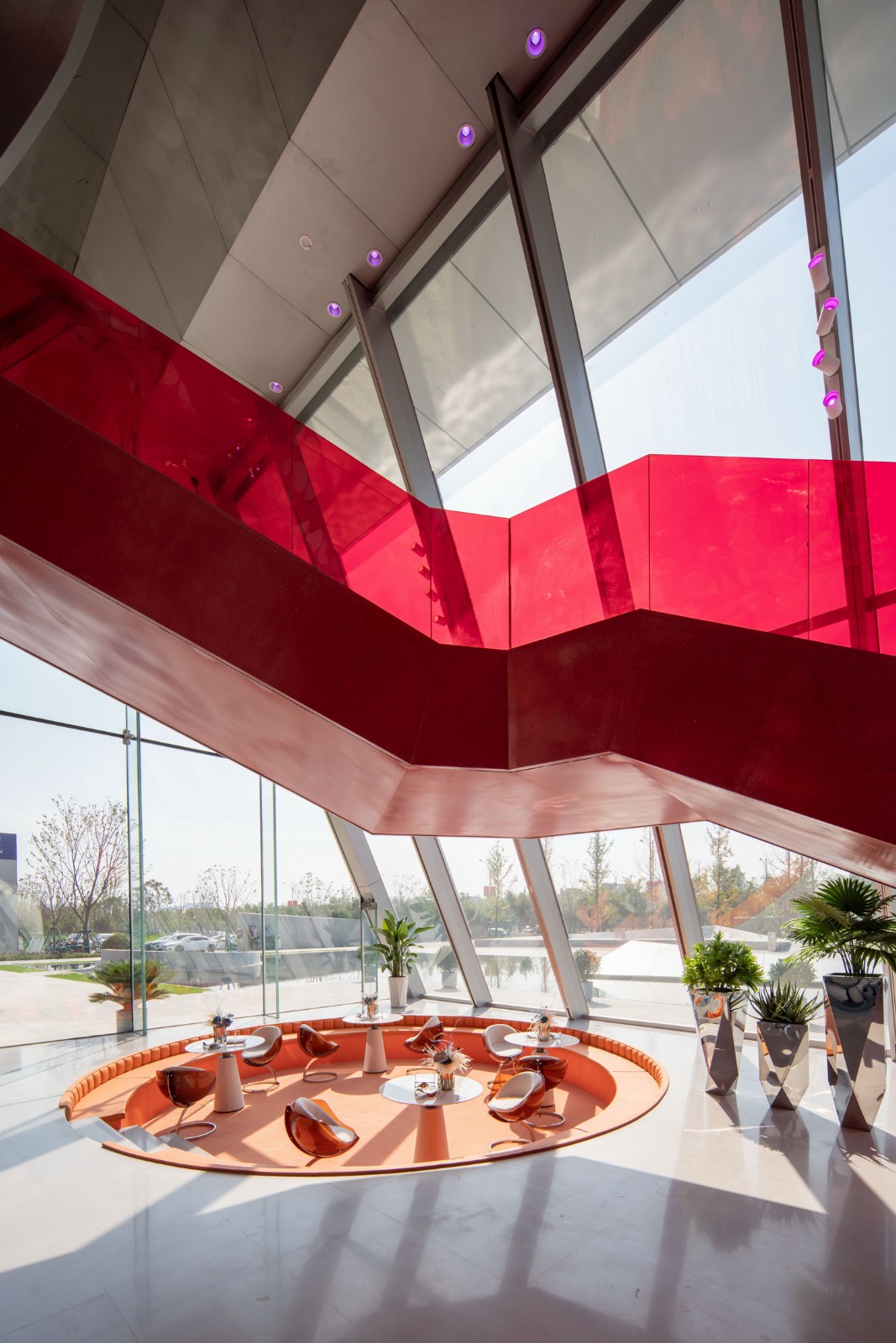 BIM建筑|西安泾河新城崇文郎樾展示中心 / aoe事建组