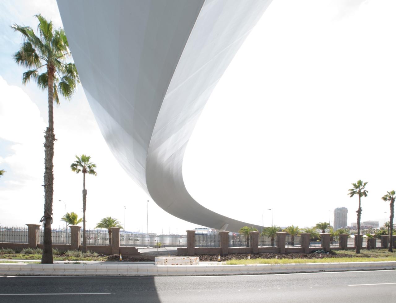 BIM建筑|飘起的人行桥，Onda Atlántica 桥 / Onda Arquitectura