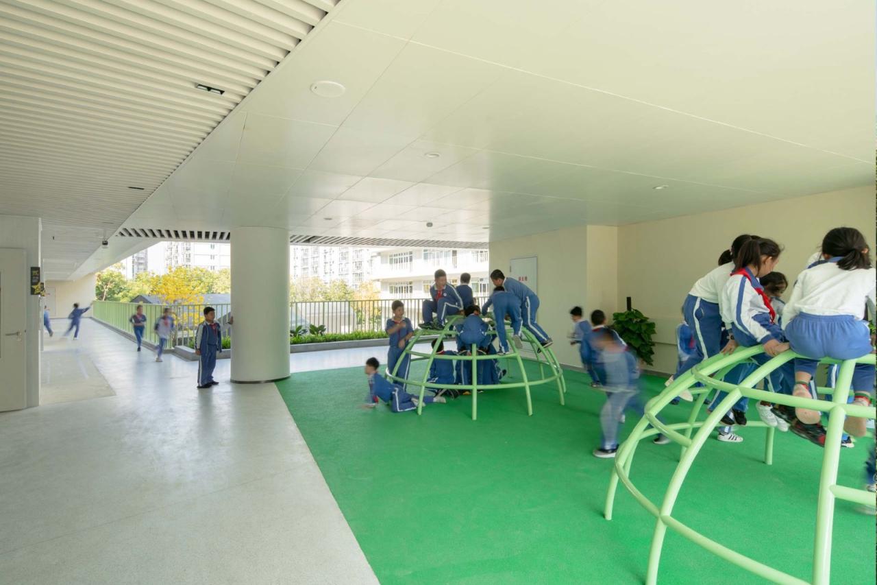 BIM建筑|深圳福田新沙小学 / 一十一建筑