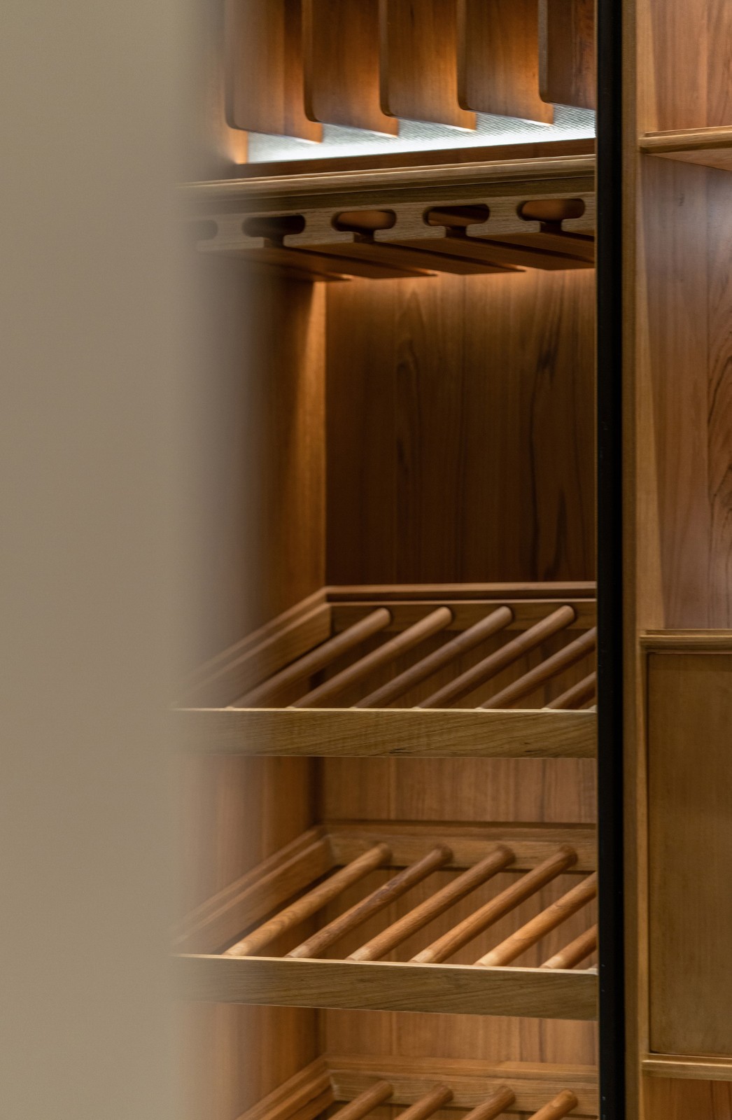 BIM建筑|一种材料与当代建构的情绪平衡：本木展厅 / 蜂鸟设计