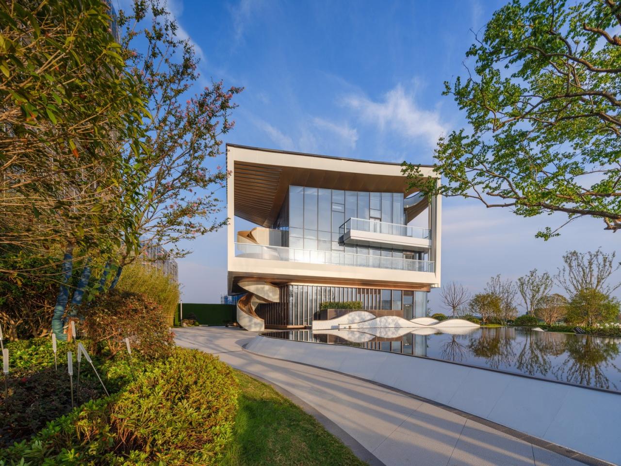 BIM建筑|长三角科大亨芯研究院：在长三角“原点”打造江南水乡式特色产业园 / 三益建筑