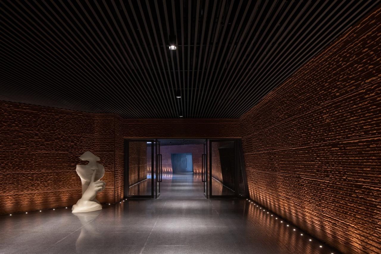 BIM建筑|红色石阵，云南东风韵艺术中心 / 孟凡浩