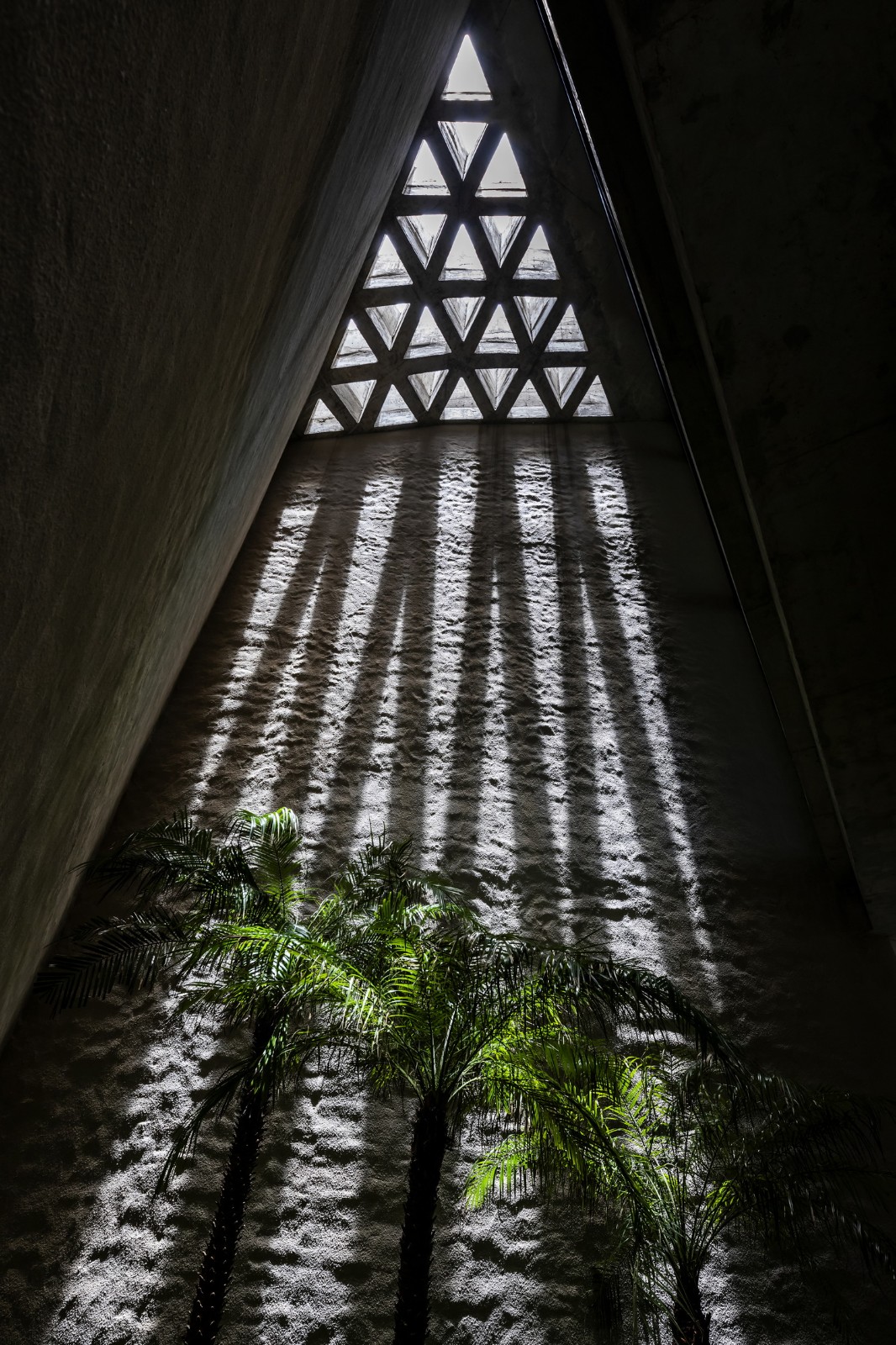 BIM建筑|‘帽子’屋，万花筒办公室与住宅 / Inrestudio，Kosuke Nishijima