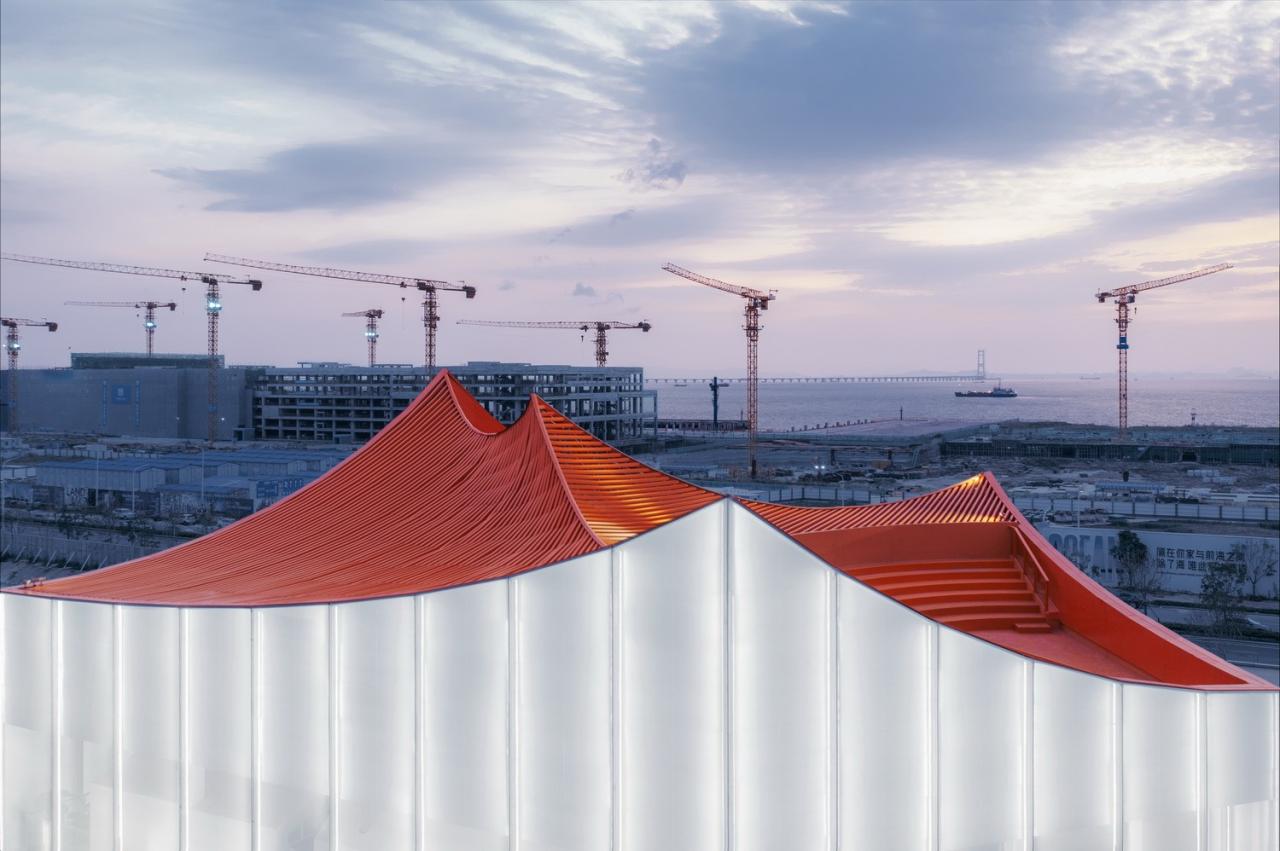 BIM建筑|飞翔的红山 / Wutopia Lab