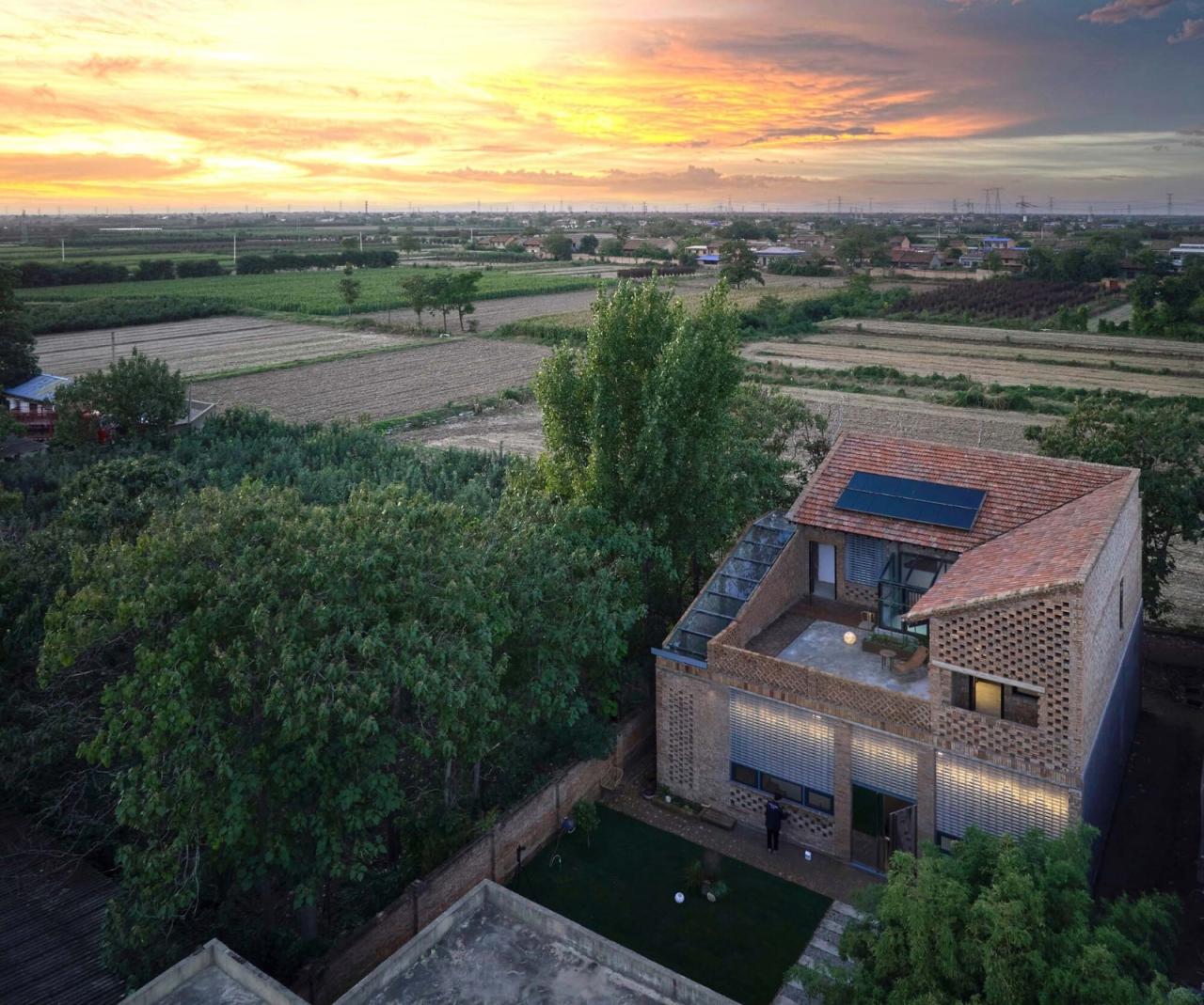 BIM建筑|渭南·巴邑村玻璃砖房 / 西安建筑科技大学设计研究总院