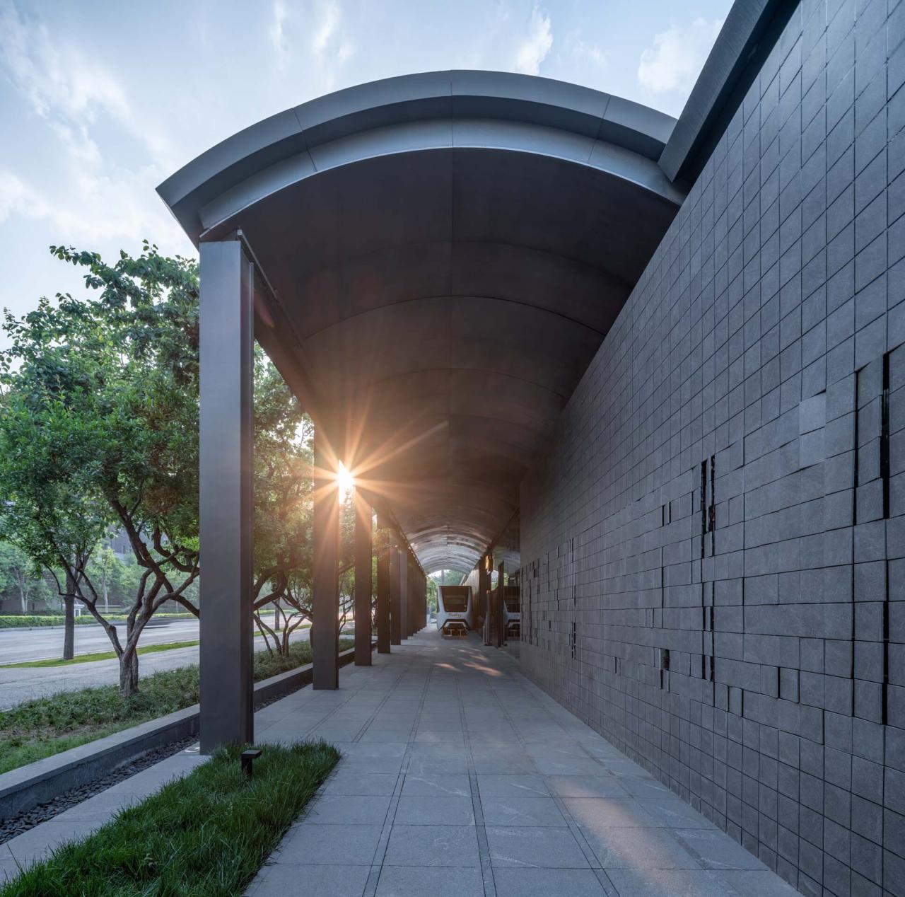 BIM建筑|曲江旅游观光轻轨站点改造提升 / 上海秉仁建筑师事务所