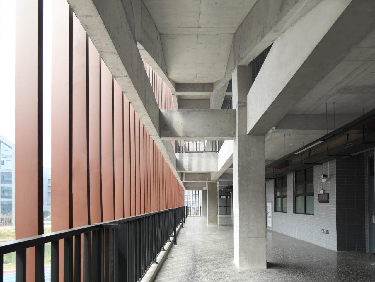 BIM建筑|行山乐水书自华：长江艺术工程职业学院3#教学实训楼 / 湖北建艺风工程设计有限公司