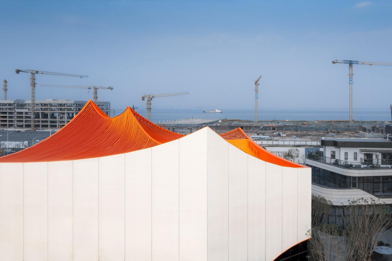 BIM建筑|飞翔的红山 / Wutopia Lab