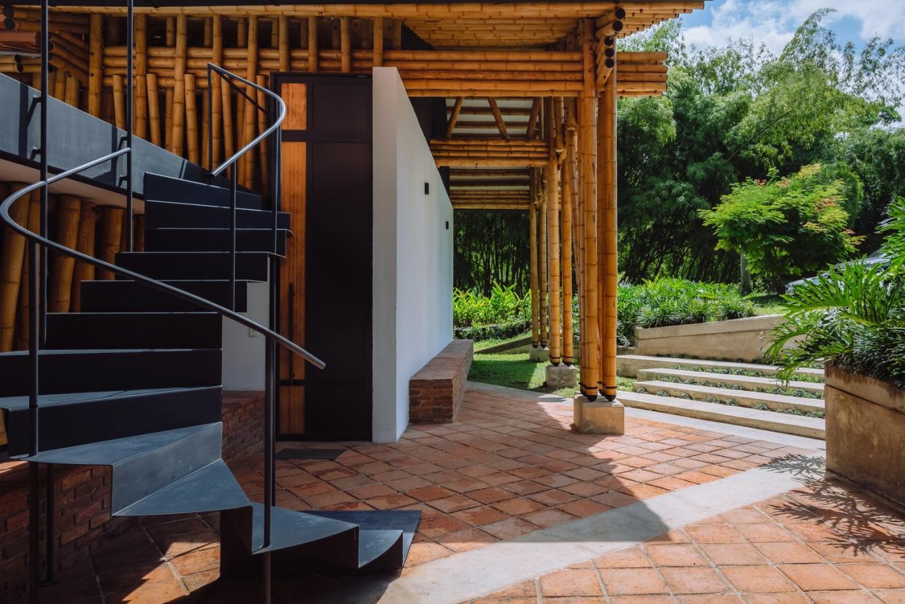 BIM建筑|竹林‘环绕’，Milguaduas 住宅 / ritmo arquitectos