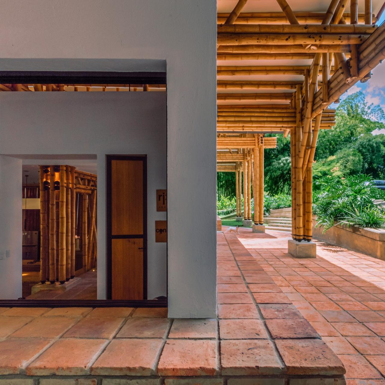 BIM建筑|竹林‘环绕’，Milguaduas 住宅 / ritmo arquitectos