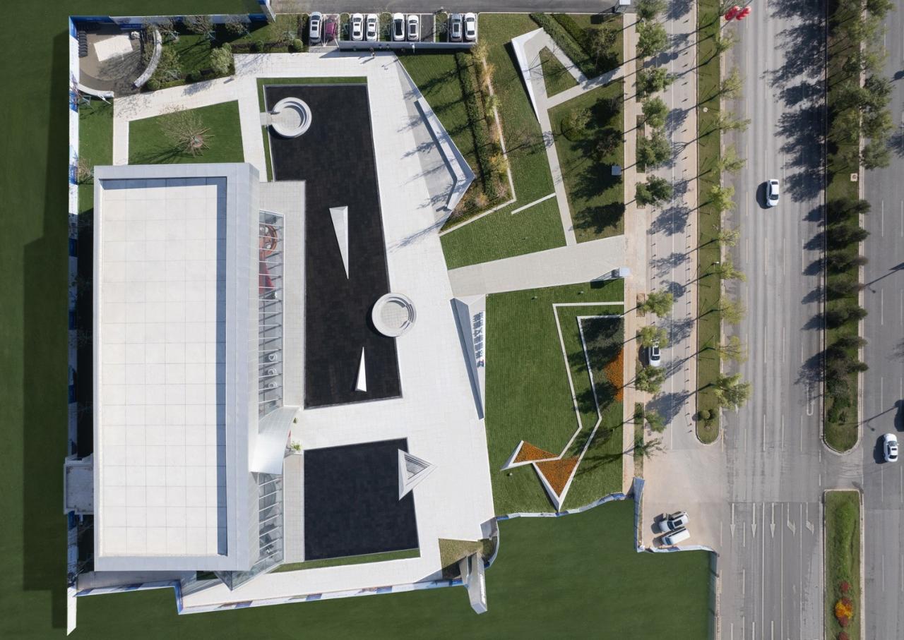 BIM建筑|西安泾河新城崇文郎樾展示中心 / aoe事建组