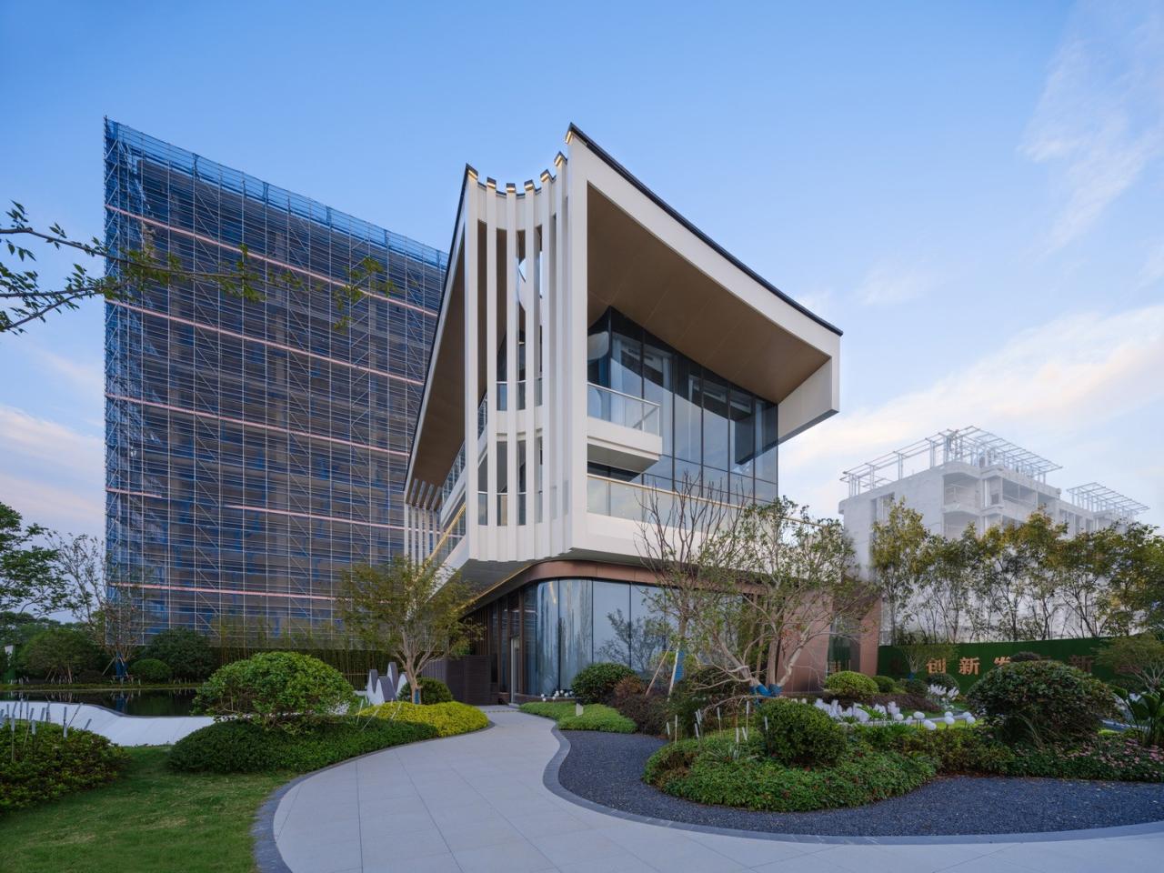 BIM建筑|长三角科大亨芯研究院：在长三角“原点”打造江南水乡式特色产业园 / 三益建筑