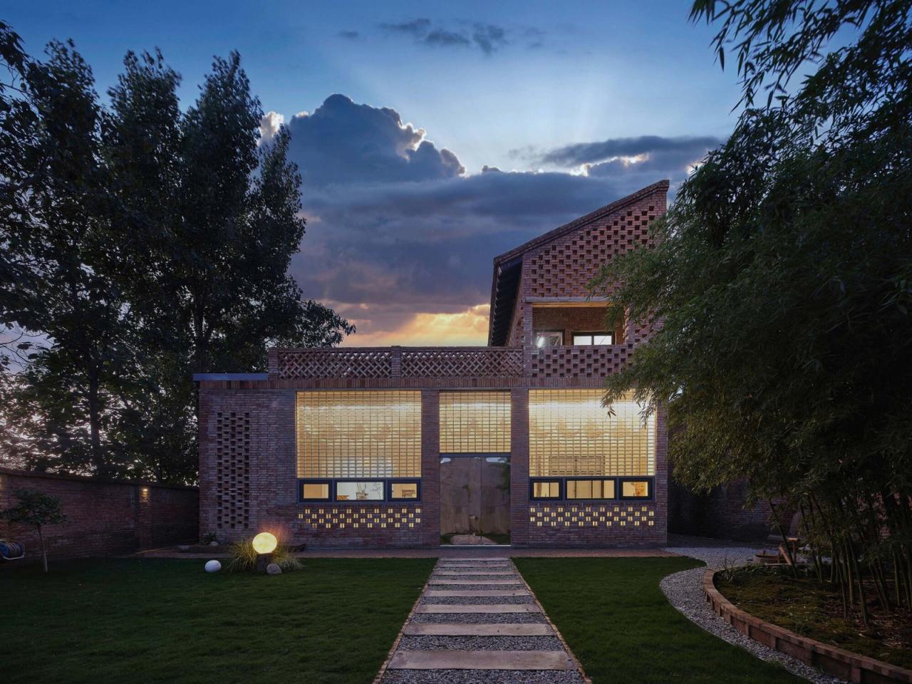 BIM建筑|渭南·巴邑村玻璃砖房 / 西安建筑科技大学设计研究总院