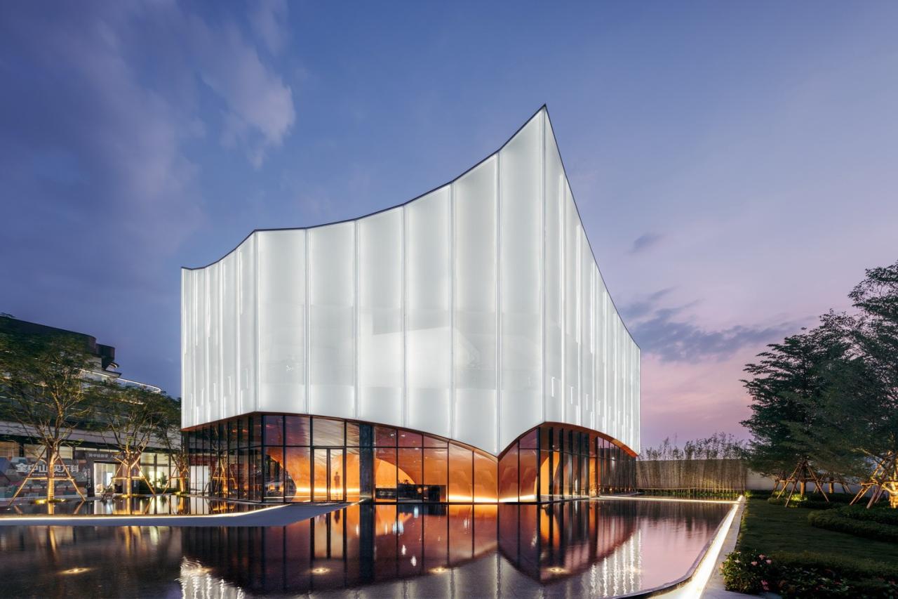 BIM建筑|飞翔的红山 / Wutopia Lab