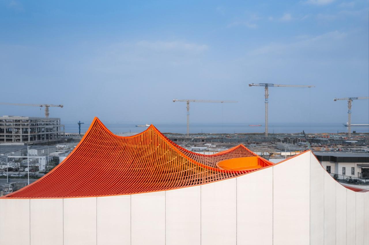 BIM建筑|飞翔的红山 / Wutopia Lab