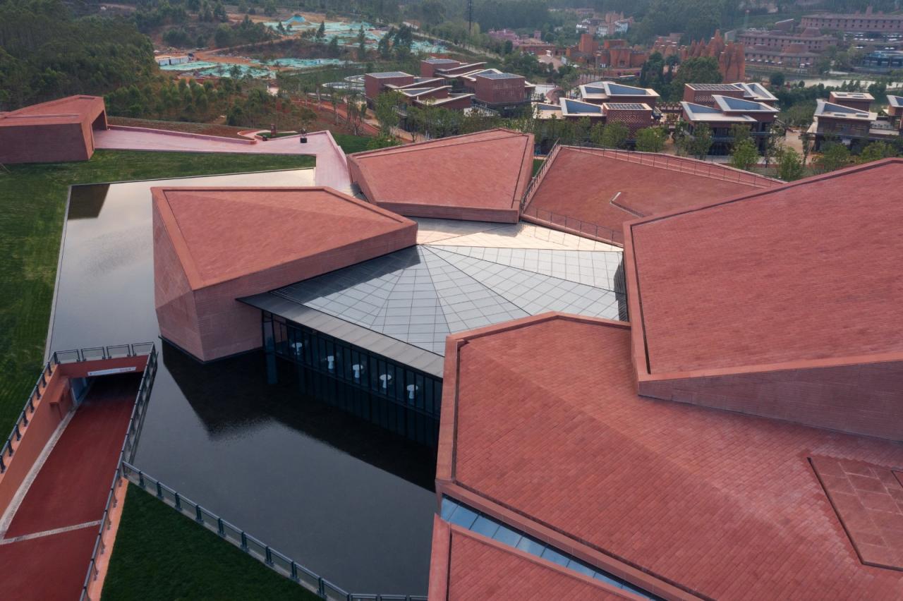 BIM建筑|红色石阵，云南东风韵艺术中心 / 孟凡浩