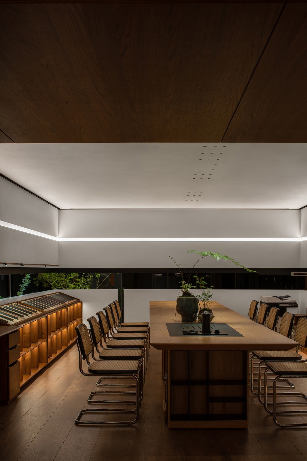 BIM建筑|一种材料与当代建构的情绪平衡：本木展厅 / 蜂鸟设计