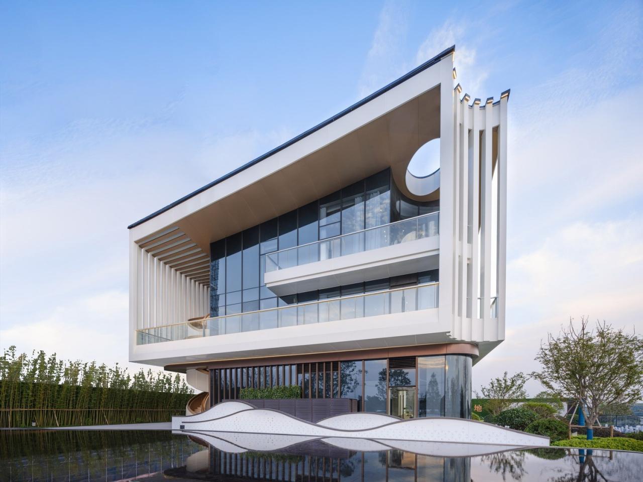 BIM建筑|长三角科大亨芯研究院：在长三角“原点”打造江南水乡式特色产业园 / 三益建筑